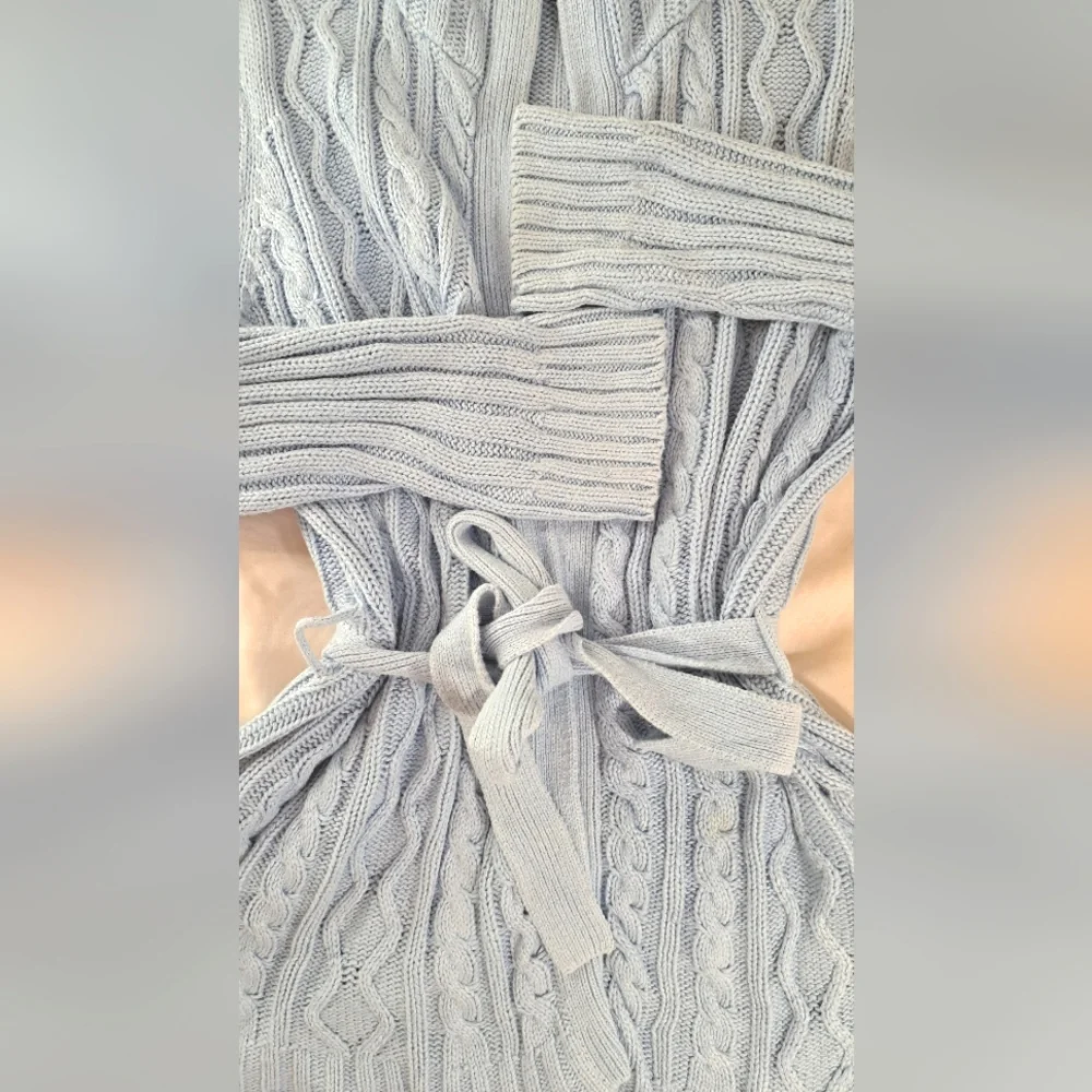 VENEZIA Jeans Co. Cableknit Belted Robe Cardigan Sweater with Hoodie - Picture 4 of 15
